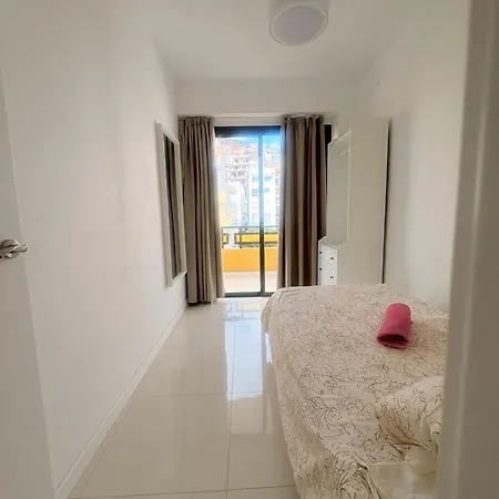 Edificio Sierra, Numero 35 Лос Кристианос