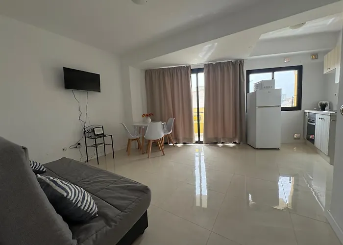 Edificio Sierra, Numero 35 * Лос Кристианос