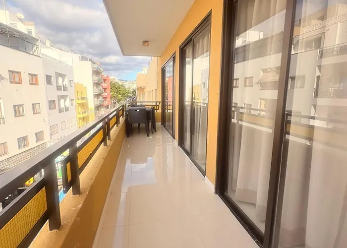 Edificio Sierra, Numero 35 * Лос Кристианос