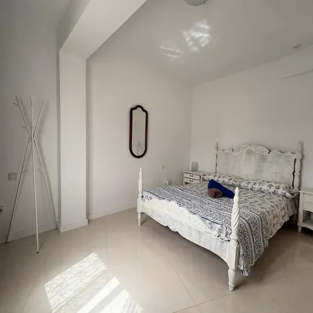 Edificio Sierra, Número 35 *