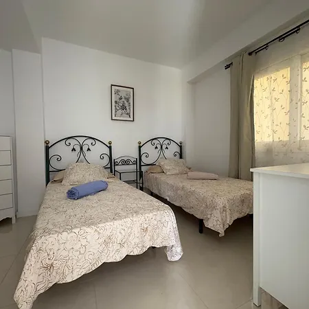 Edificio Sierra, Numero 35 * Los Cristianos (Tenerife)