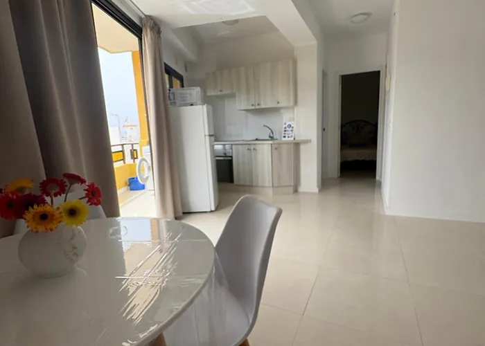 Edificio Sierra, Numero 35 Διαμέρισμα *